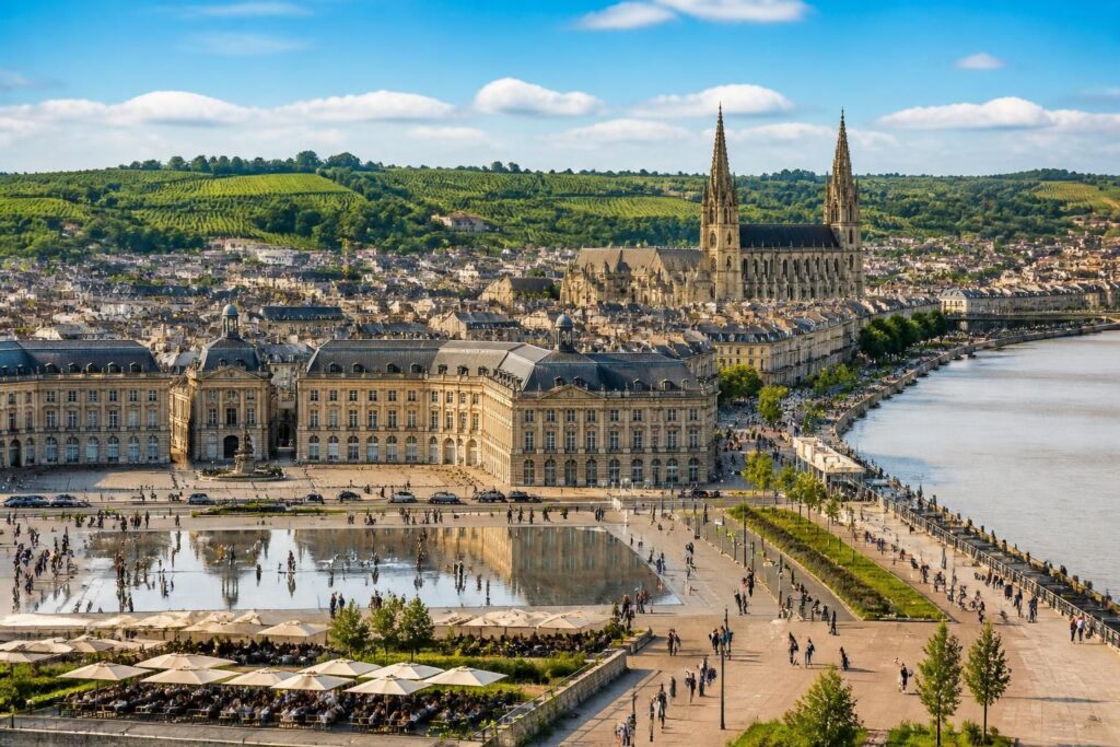 découvrez les incontournables à visiter à bordeaux, du centre historique aux sites incontournables de ses alentours. guide complet pour explorer la ville et ses trésors.