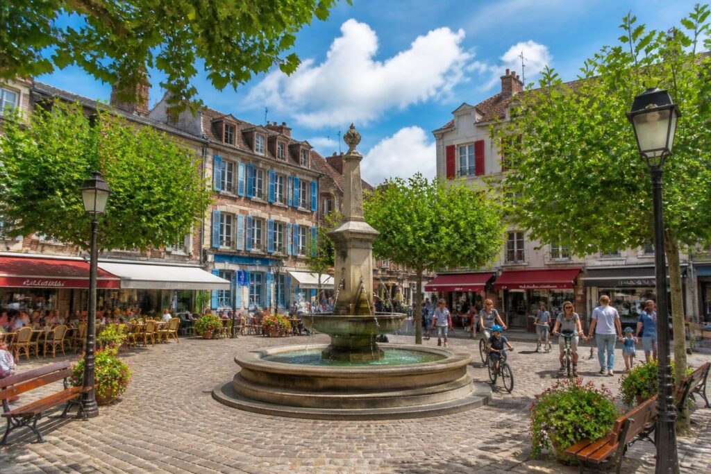 découvrez la place de la fontaine à lagny-sur-marne et explorez ses environs riches en histoire, culture et charme authentique.