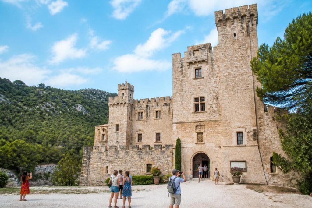découvrez notre avis complet sur la visite du château de sormiou : histoire, points forts, conseils pratiques et ce qu'il faut savoir avant de partir.